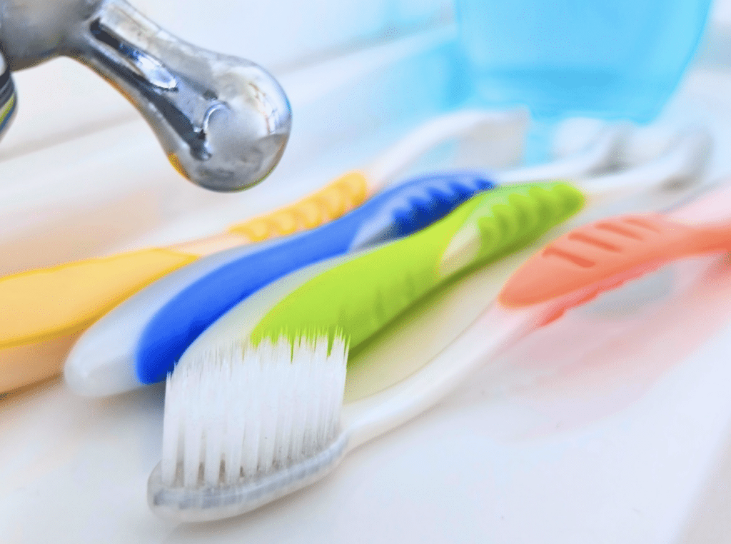 LA BROSSE A DENTS - 2 FOIS +